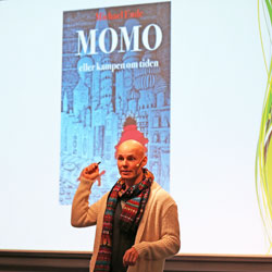 Johan rekommenderade boken Momo eller kampen om tiden.